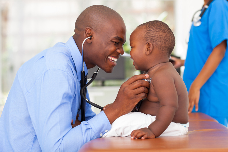 iStock-178164812 Doctor examining young child